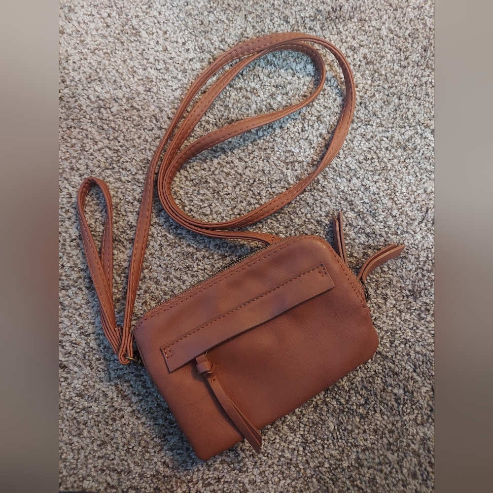 Universal Thread mini crossbody